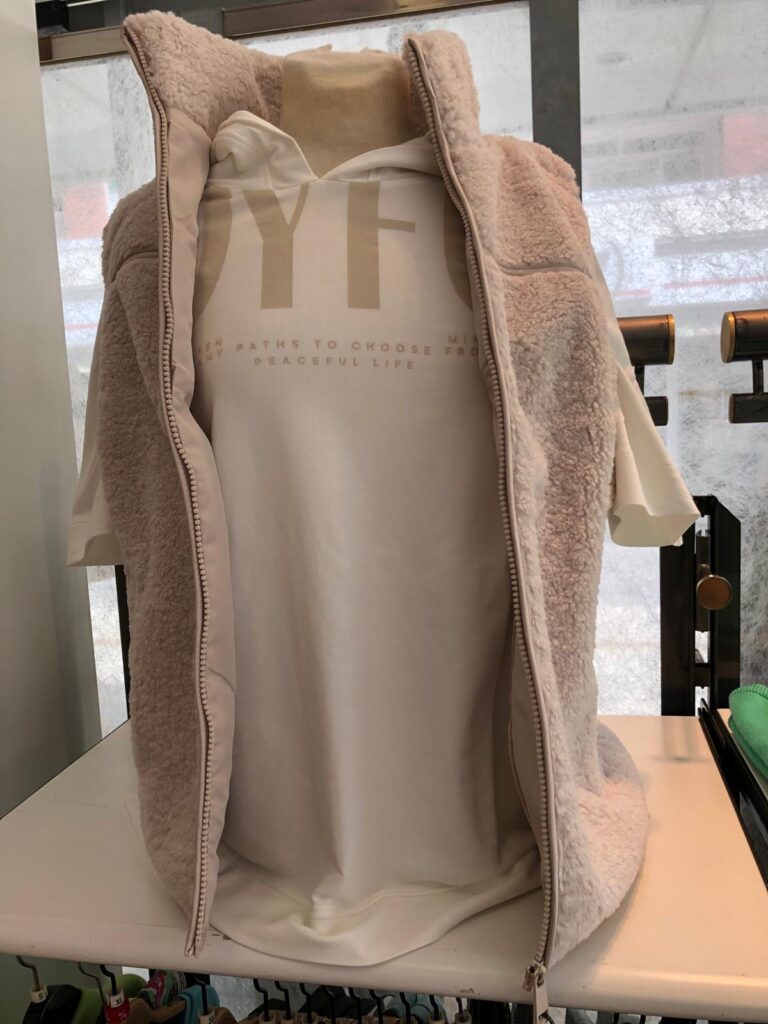Hoody von Cecil und Teddyweste von Cecil