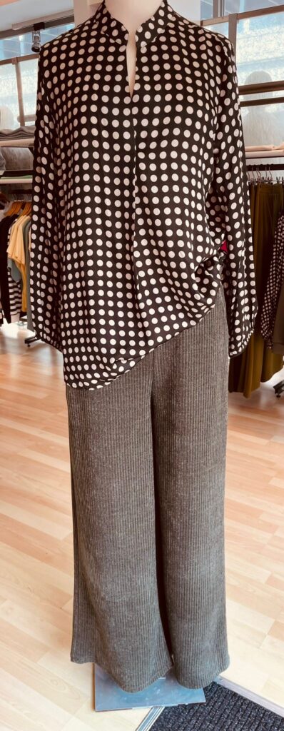 Bluse und Cordhose