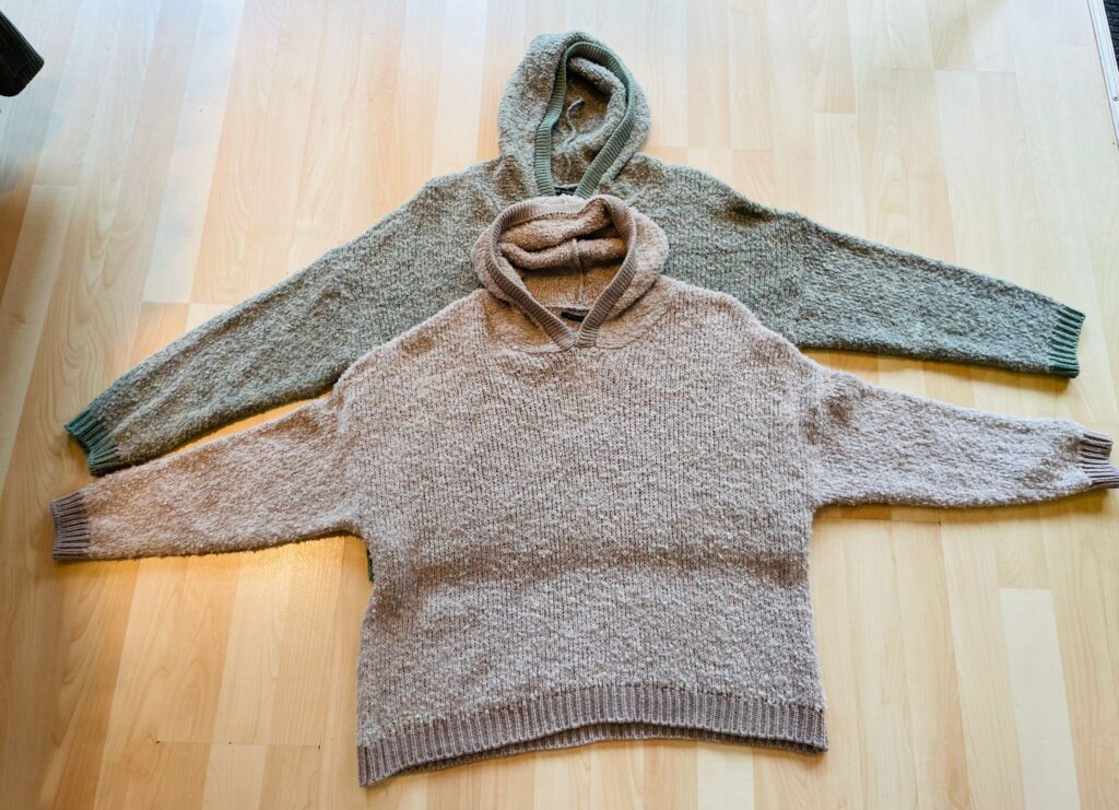 Leichtstrick in schilf und beige