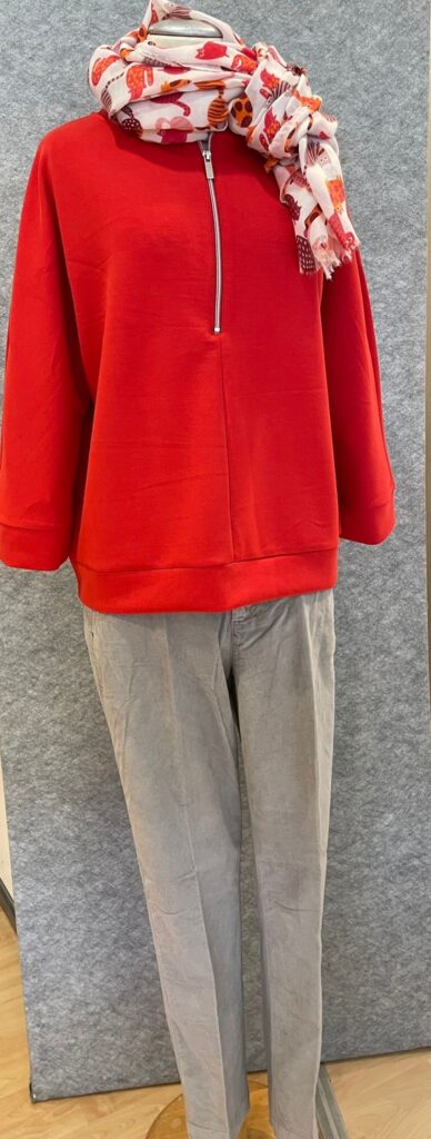 Sweatshirt von Street One, Tuch und Chinohose in velvet grau von Street One