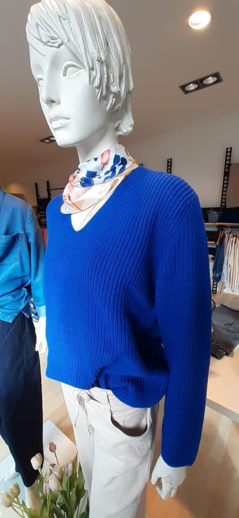 Strick in amparo Blau von Street One