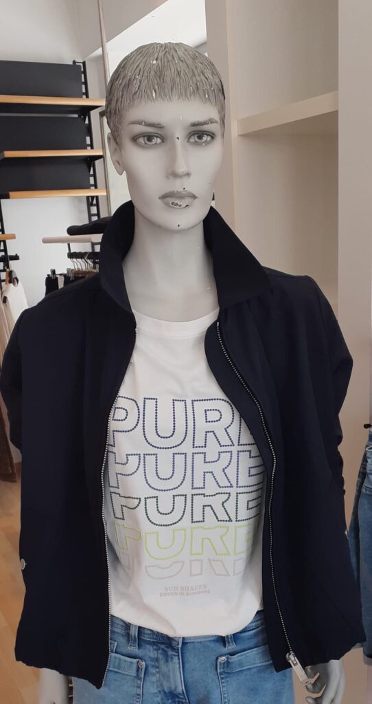Shirt von Cecil und Blouson dunkelblau von Cecil