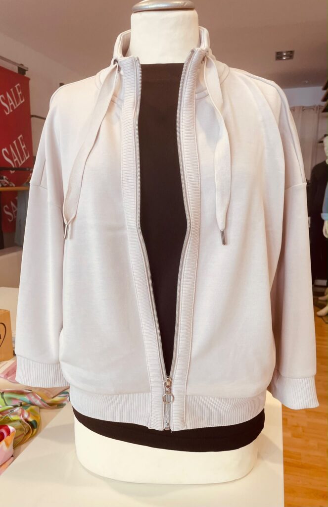 Sweatjacke beige Scubaware von Street One und Top braun in Rippoptik von Street One